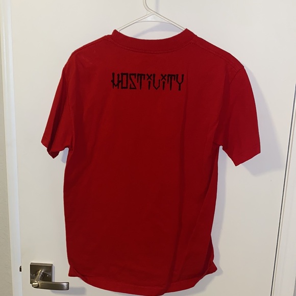 Red and black hostility trust no one shirt - Picture 3 of 3
